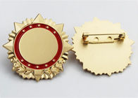 सैन्य सेवा के लिए बैज प्रकार कस्टम उत्कीर्ण पदक जिंक / टिन मिश्र धातु सामग्री